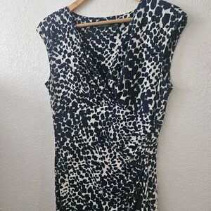 NWOT LAUREN Ralph Lauren Animal/Abstract Print Flattering V-neck Wrap-style Shea